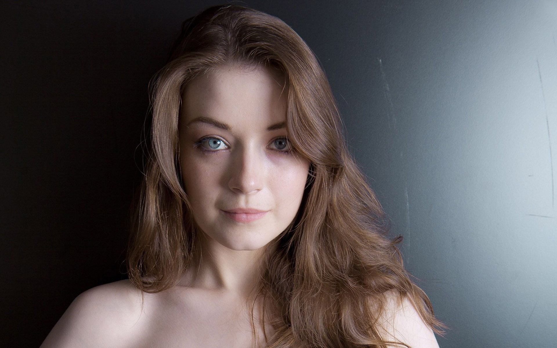 Sarah Bolger Plastic Surgery and Body Measurements