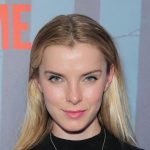 Betty Gilpin Plastic Surgery and Body Measurements