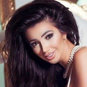 Chloe Khan Plastic Surgery Face