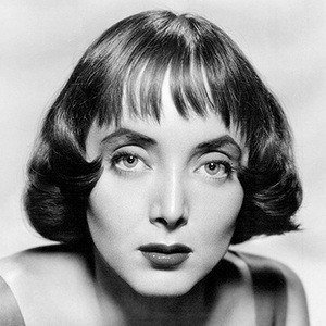 Carolyn Jones Plastic Surgery Face