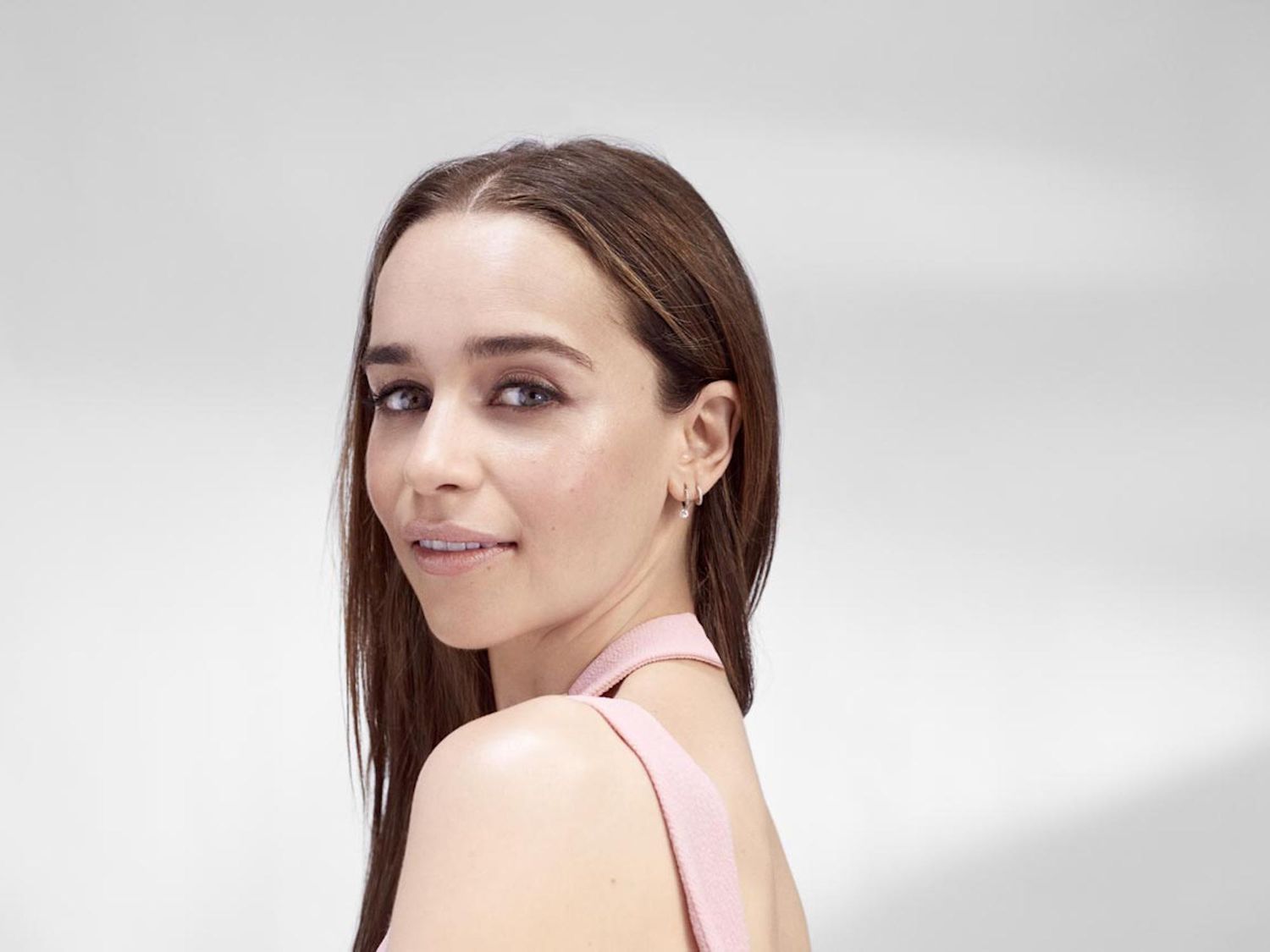 Emilia Clarke’s Denial of Plastic Surgery: The Truth About Lip Fillers