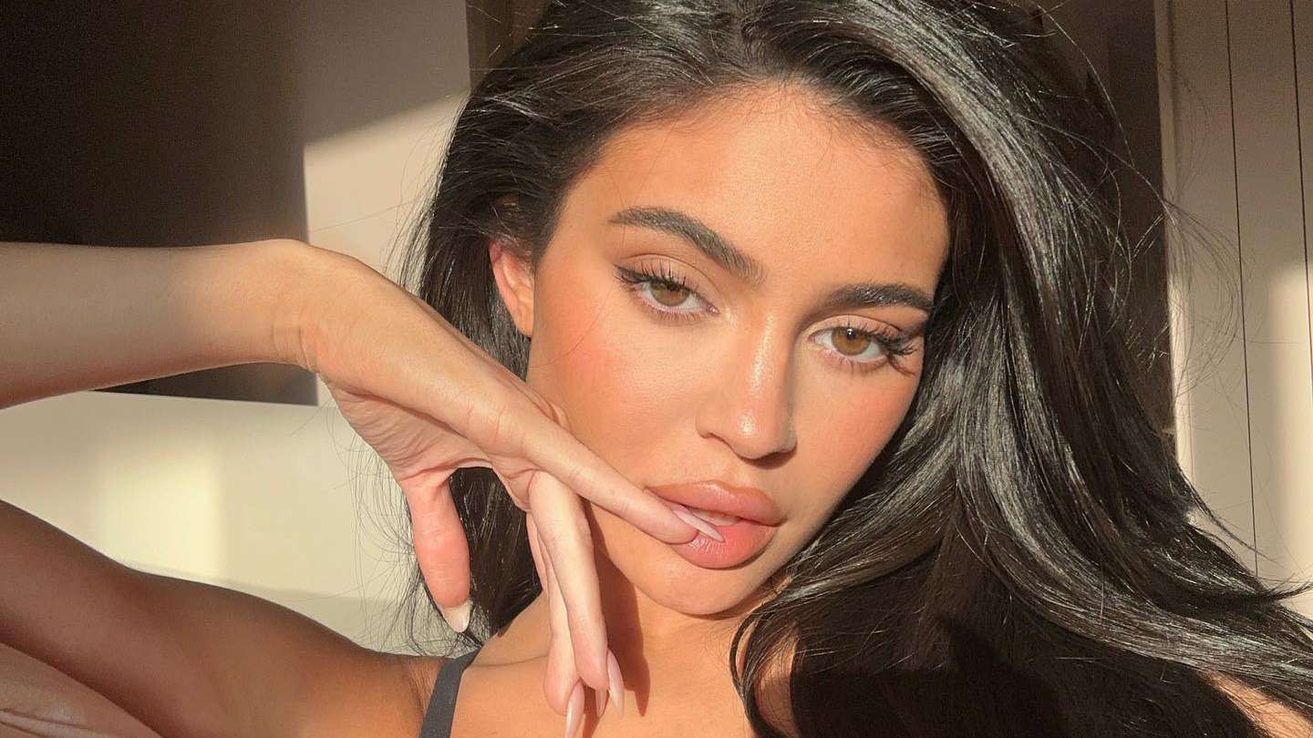 Kylie Jenner’s Transformation: From Lip Fillers to Breast Augmentation