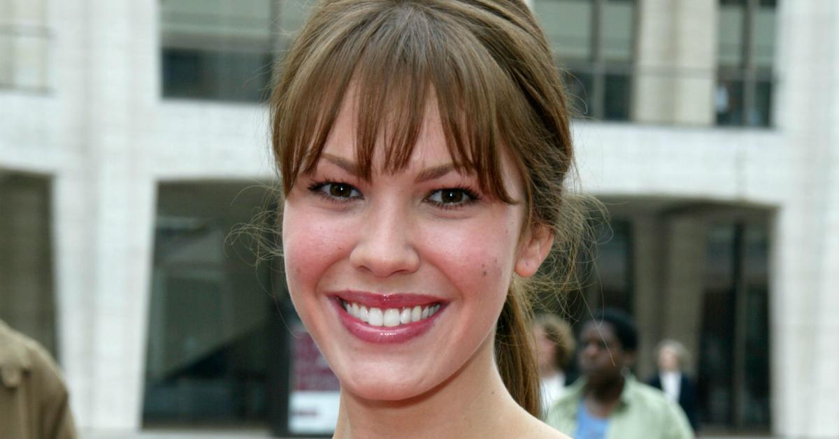 Nikki Cox’s Stunning Transformation: The Truth Behind Her Plastic Surgery